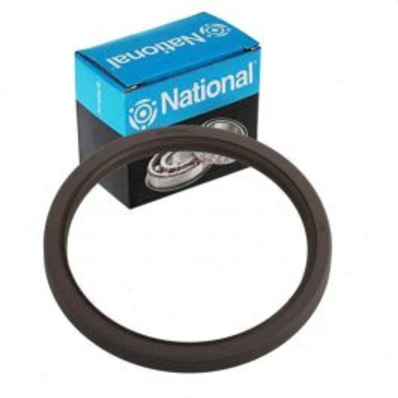 National Rear Engine Crankshaft Seal for 2003-2005 Ford E-150 Club Wagon